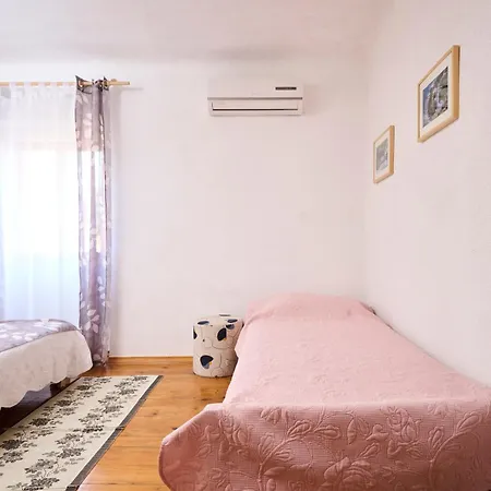 Ana Apartamento